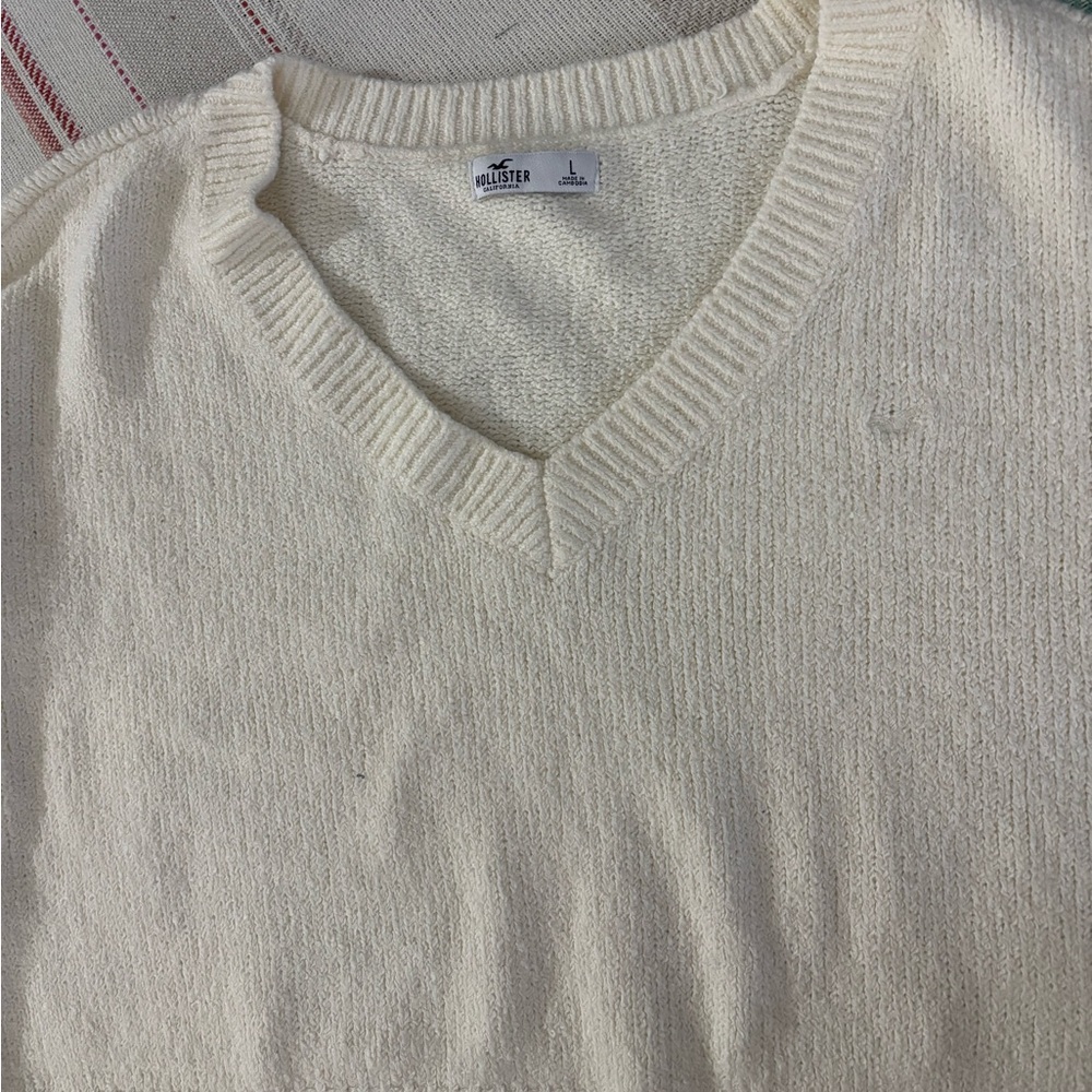 Hollister woman’s cropped sweater